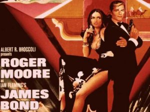 roger-moore-the-spy-who-loved-me-james-bond.png